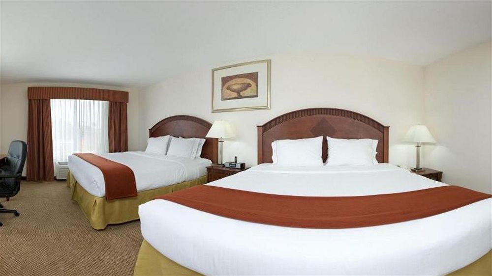 Holiday Inn Express & Suites Detroit - Farmington Hills By Ihg Northville Exterior foto